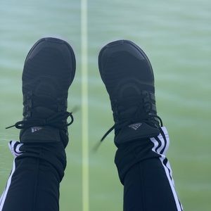 Women’s Adidas sz 9